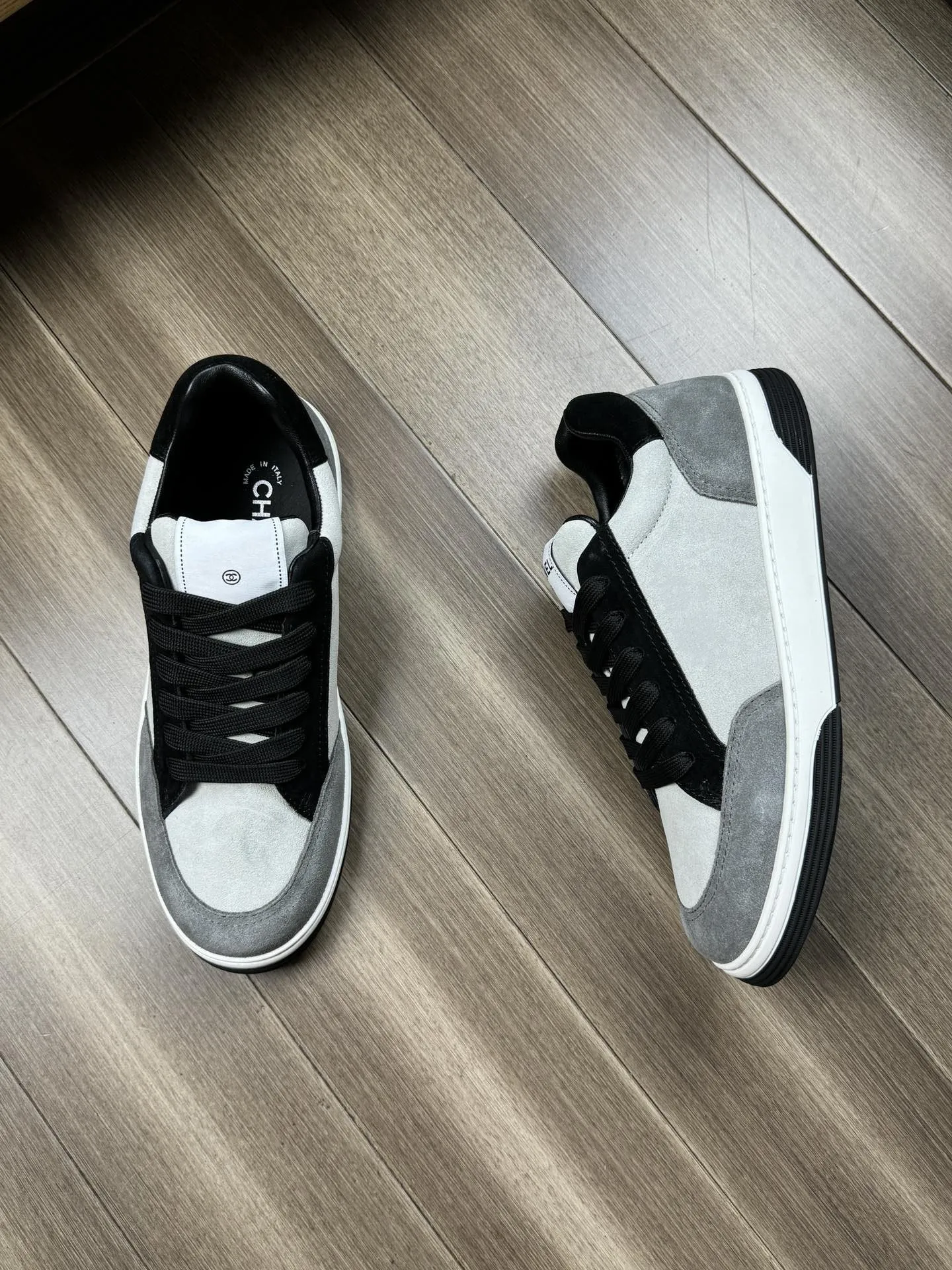 CC TRAINERS CALFSKIN WHITE GREY
