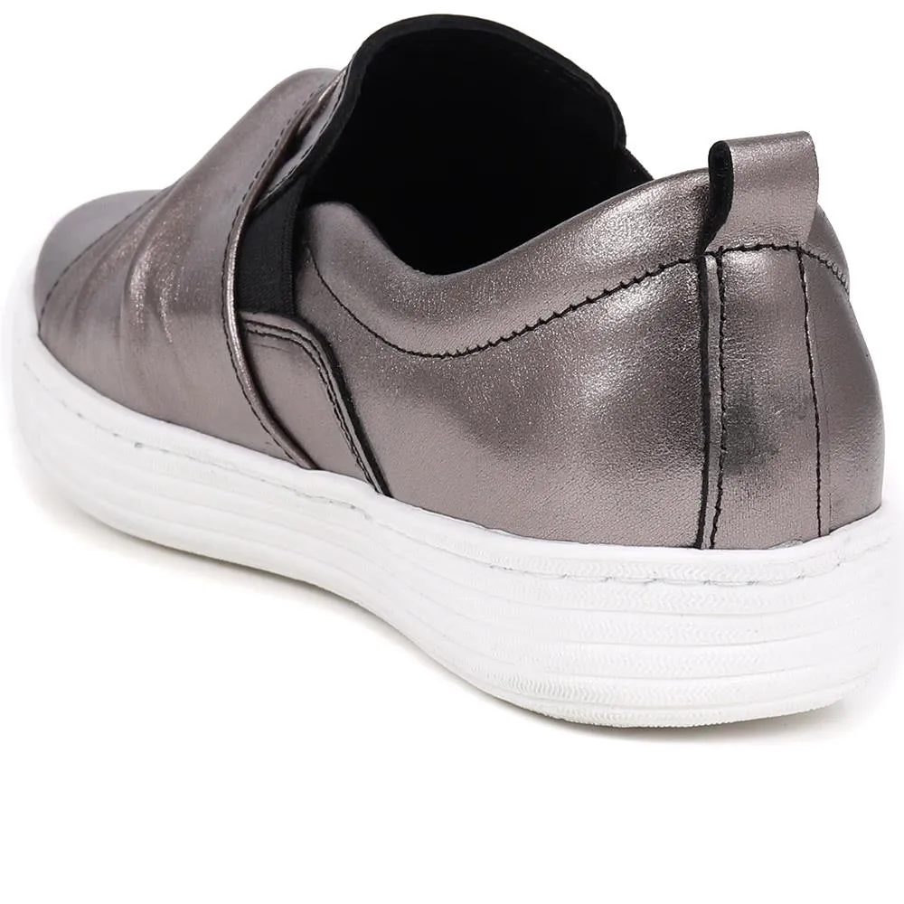 Slip-On Trainers  - BELULUTA39011 / 325 835