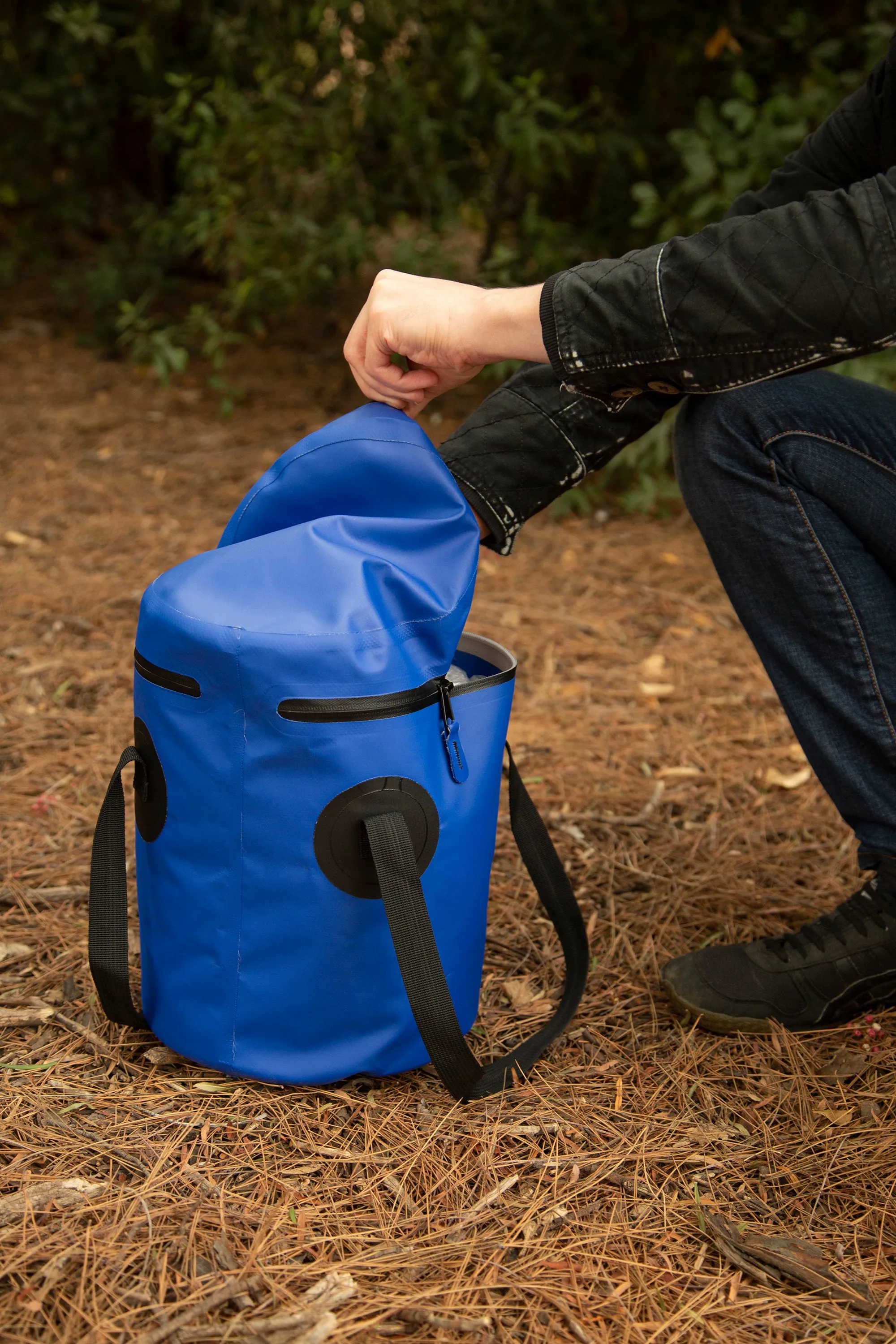 Stansport Waterbucket - 12 Liter - With Zippered Top